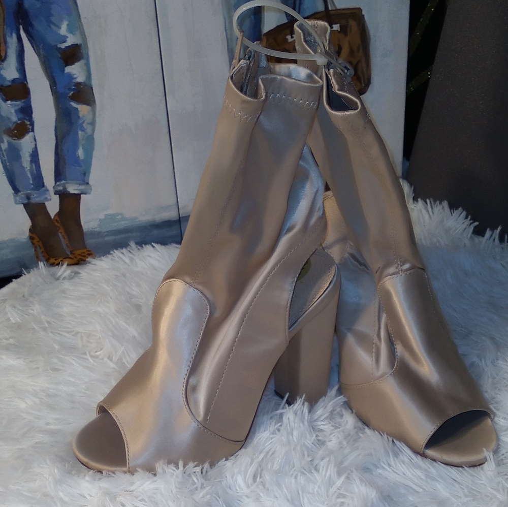 ‼️🗣FLASH SALE🗣‼️Open Toe Ankle Booties